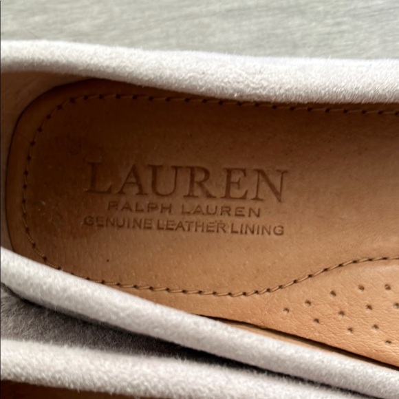 NWOT RALPH LAUREN Suede Leather Loafer with Bow and Gold Detail, Size 7.5 - Picture 2 of 11